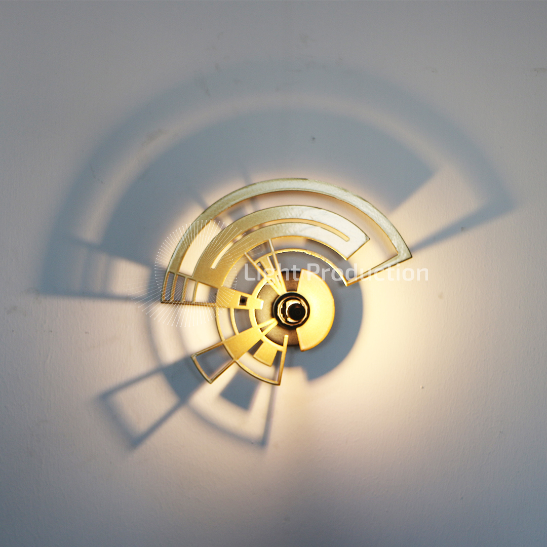 גוף תאורה אבסטרקטי לסלון